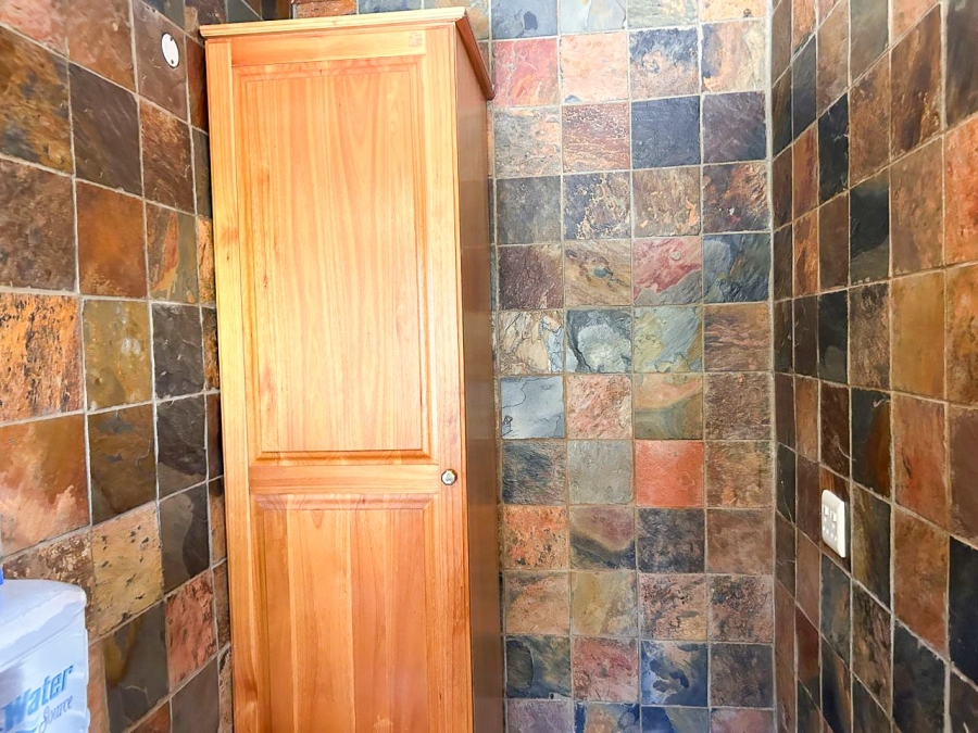 4 Bedroom Property for Sale in Boschenvaal River Front Lodges Free State